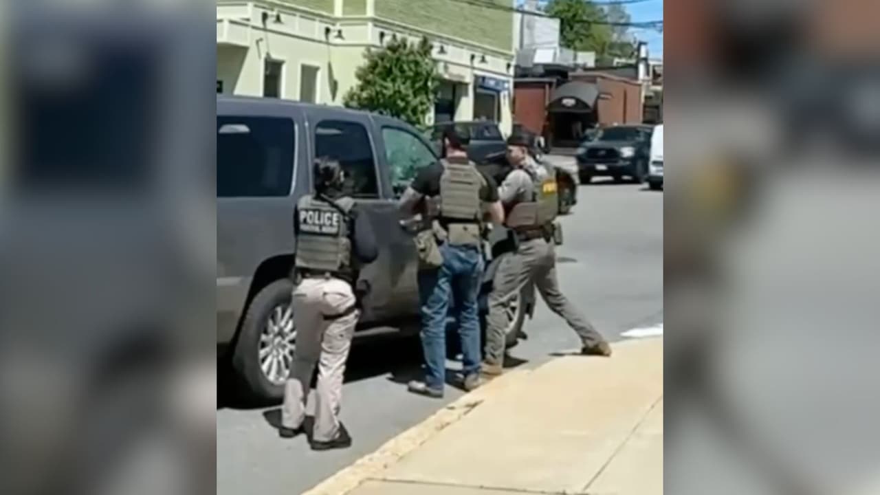 Padre hispano es arrestado violentamente frente a su familia: todo quedó captado en video