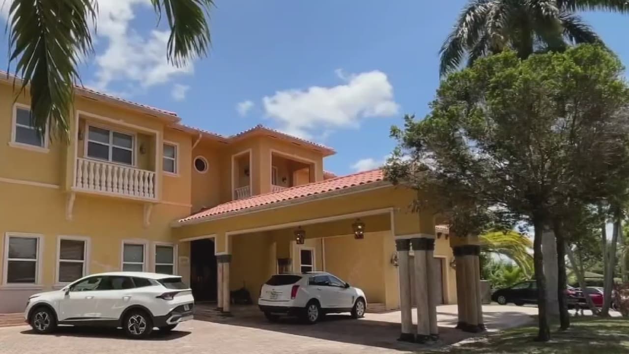 Familia hispana denuncia fraude con títulos de propiedad de su casa: “Es lo único que tenemos”