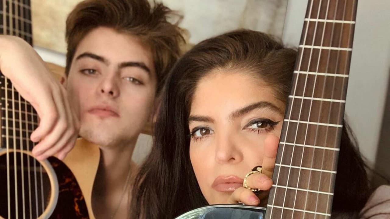 El divertido video de Ana Bárbara reprochándole a uno de sus hijos que no le ayuda a limpiar