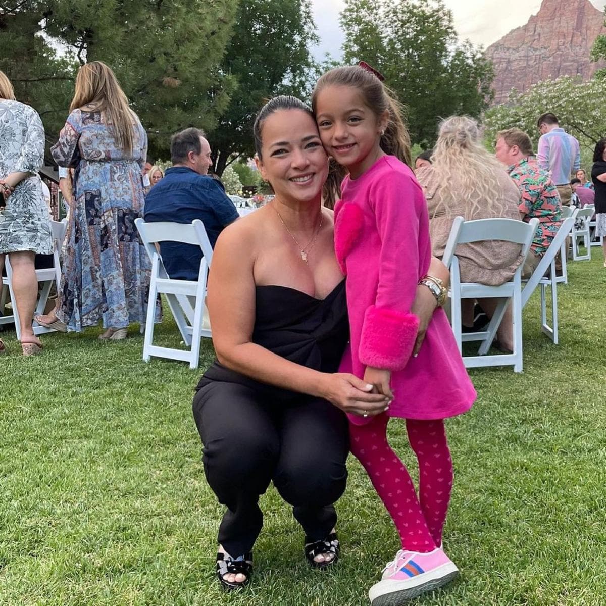 Adamari López comparte el nuevo corte de cabello de su hija Alaïa