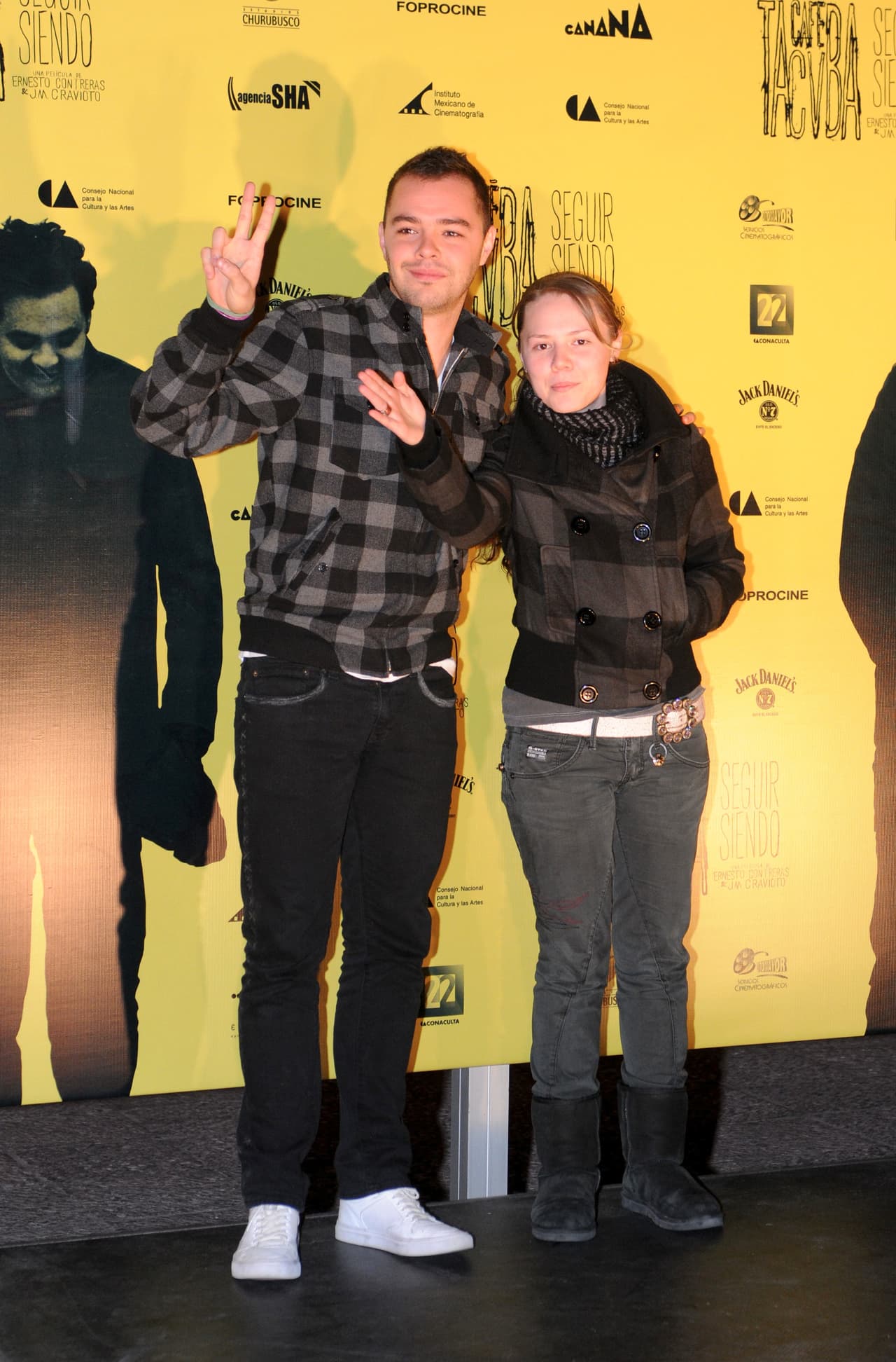 Hace 10 años, los jóvenes Jesse y Joy Huerta preparaban lo que sería su tercer álbum de estudio “¿Con quién se queda el perro?”; mientras los hermanos trabajaran duro por nuevos retos profesionales, en su vida personal Jesse Huerta ya se encontraba casado y tenía una hija de 5 años, Hanna Huerta, cuando por su hermana menor, Joy apenas comenzaba a encontrar un amor que, años después cambiaría su vida.