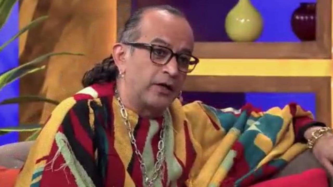 Germán Ortega ha recibido críticas por maquillarse los ojos