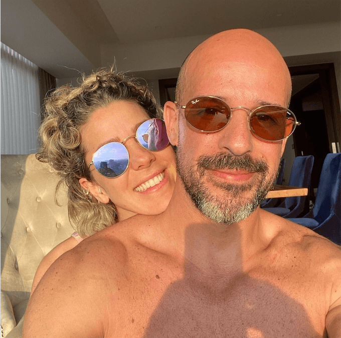 Otra parejita que salió del mismo tour de la nostalgia son Regina Murguía y Tono Beltranena, de quienes se especuló sacrificaron otras relaciones para estar juntos. Sea como sea, ahora ambos están comprometidos en matrimonio y posan juntos constantemente en sus redes sociales.
