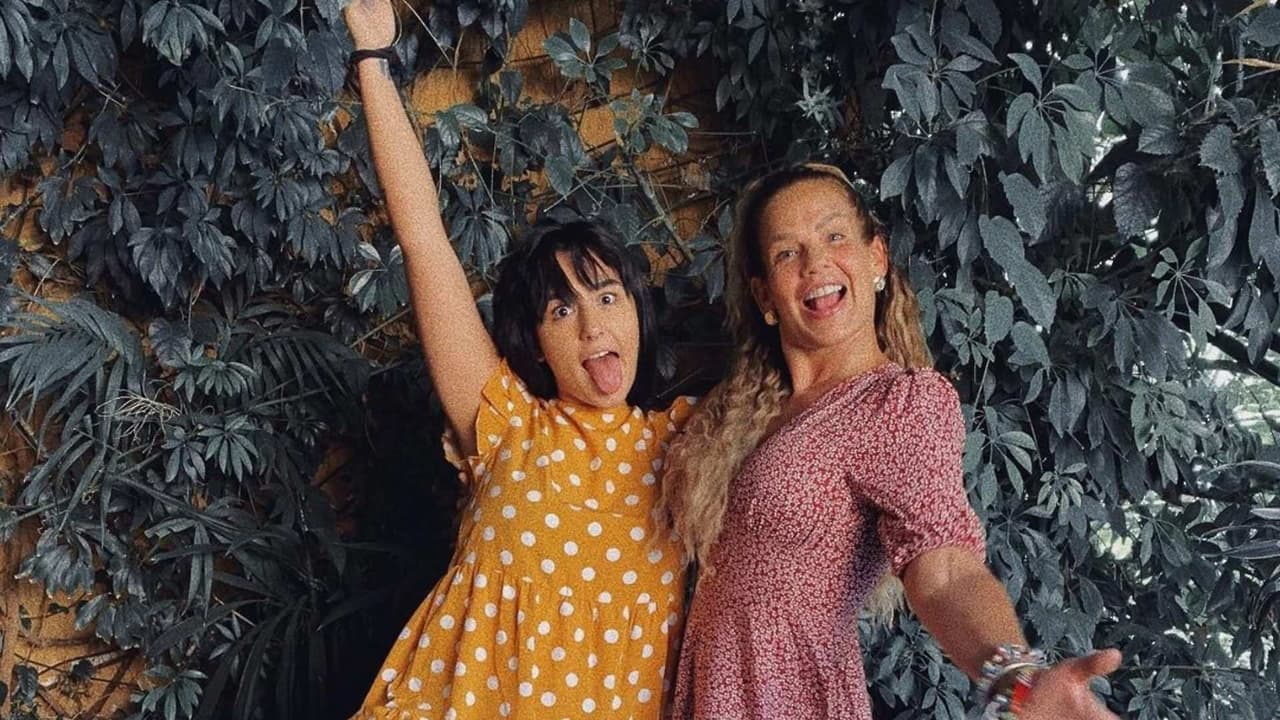 A Romi Marcos se le antojó bailar una salsita y demuestra que heredó el talento de su mamá Niurka