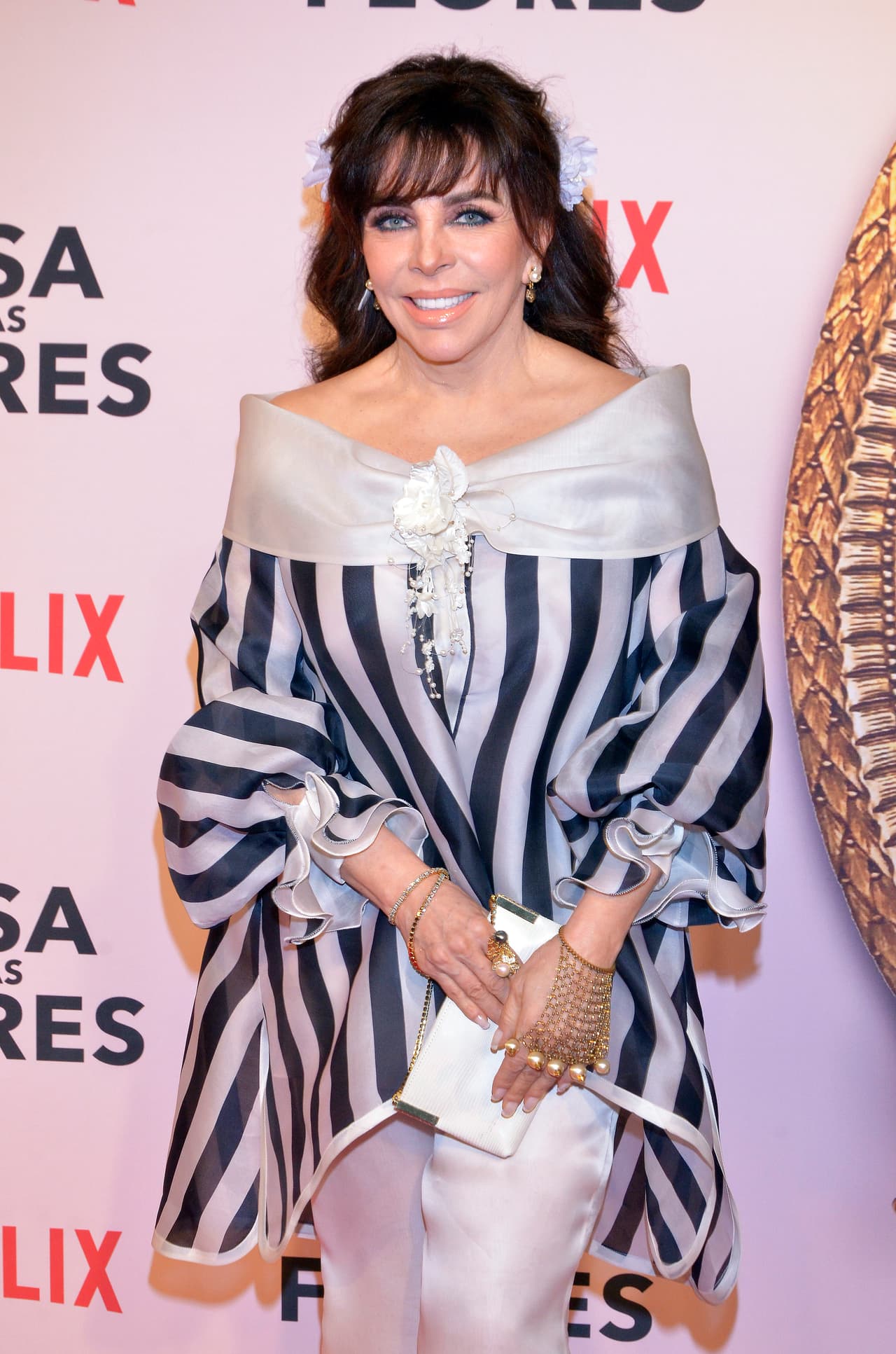 Verónica Castro protagoniza La Casa de las Flores de Netflix