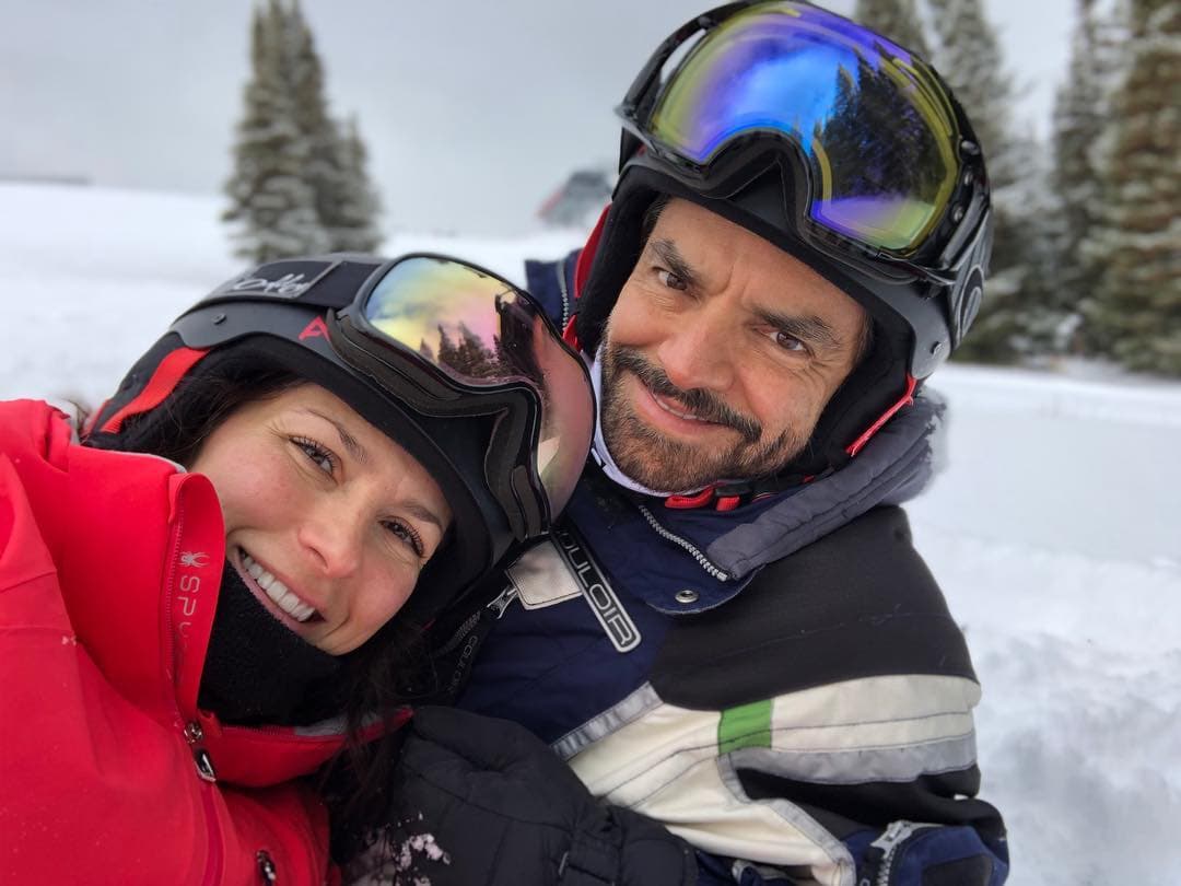 Ambos tuvieron que viajar a Canadá para grabar algunas escenas de la serie. Justo fue en aquel país donde Cupido los flechó.