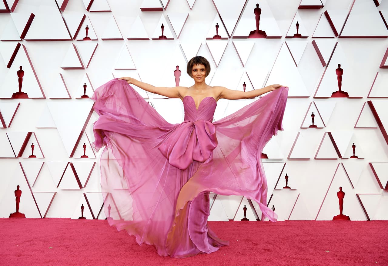 LOS ANGELES, CALIFORNIA – APRIL 25: (EDITORIAL USE ONLY) In this handout photo provided by A.M.P.A.S., Halle Berry attends the 93rd Annual Academy Awards at Union Station on April 25, 2021 in Los Angeles, California. (Photo by Matt Petit/A.M.P.A.S. via Getty Images)