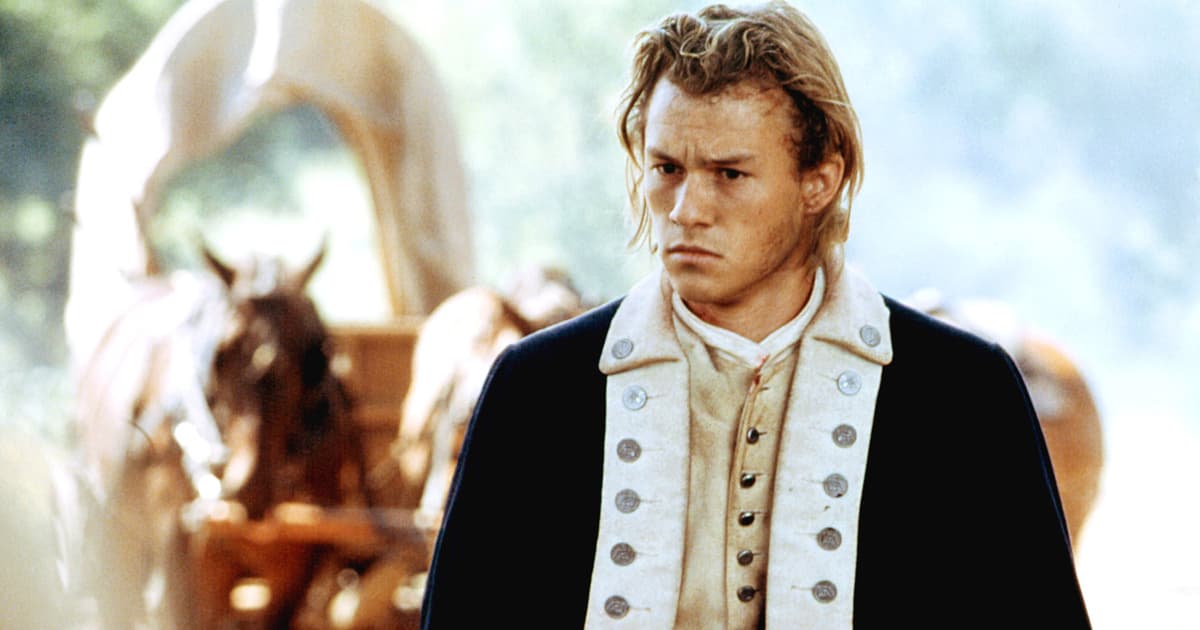 El patriota (2000): Cómo olvidar la primera vez que vimos al galán en uniforme.