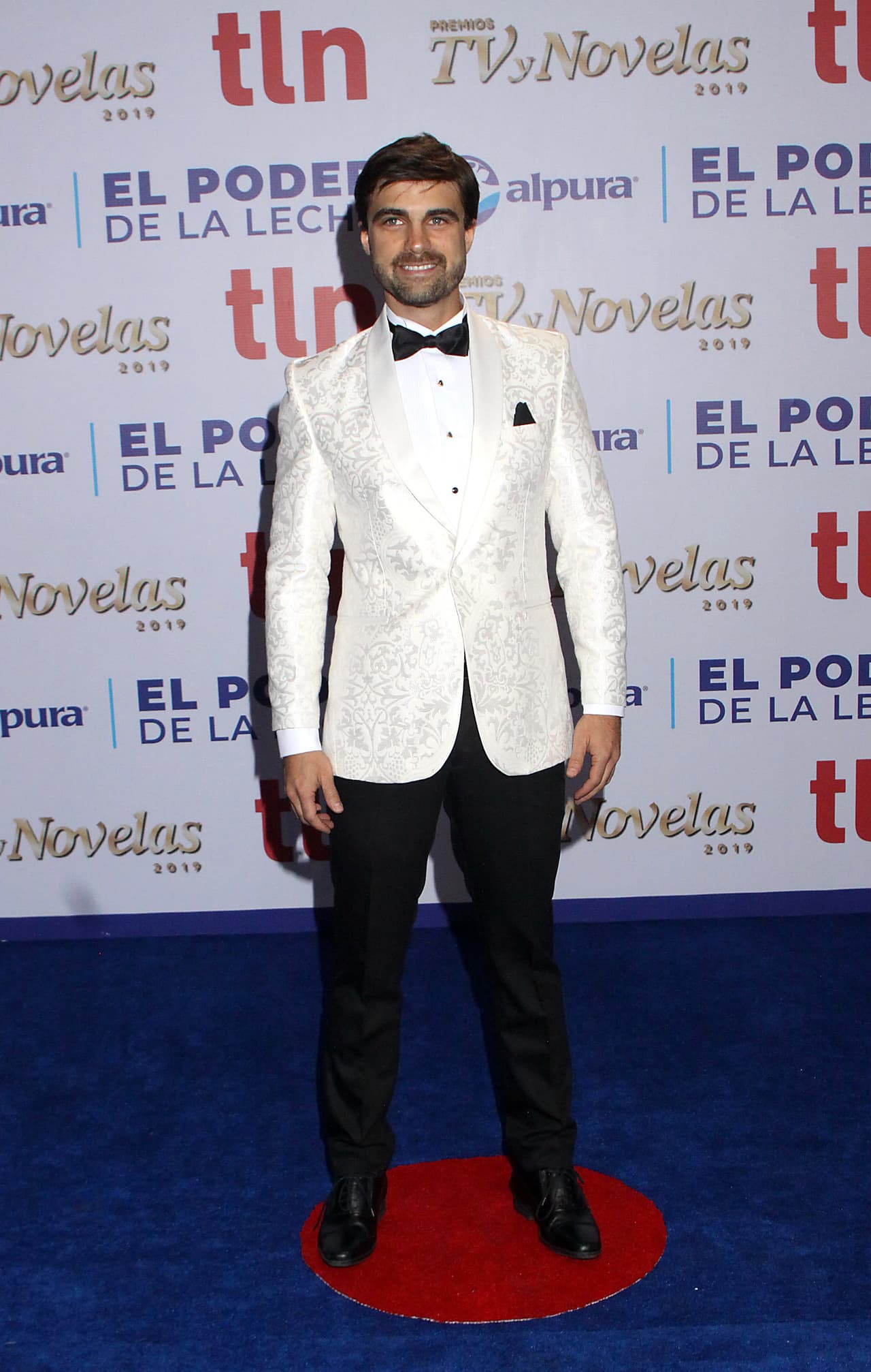 En el video de disculpa de Gabriel, el actor revela que su exesposa inició una relación, que más tarde se supo era con Santiago Ramundo, con quien siempre manejó un perfil muy bajo explicando que apenas se estaban conociendo. Meses después, la relación llegó a su fin y Geraldine explicó que se separó del intérprete argentino por el bienestar de sus hijas, quienes atraviesan por un proceso de aceptación en el que les está costando trabajo entender que sus papás tengan otras parejas.