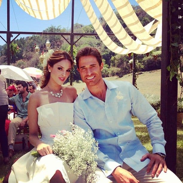 <b>Eiza González</b> es otra de las famosas que se "casó" con el actor argentino en una telenovela.
<br>
<br>En 'Amores Verdaderos', Francisco Guzmán (Sebastián), se enamora de Nikki (Eiza) mientras trabaja con ella como su guardaespaldas. 
<br>
<br>Al final de la historia, Nikki y Francisco tiene una boda doble junto a Victoria Balvanera (Erika Buenfil) y José Ángel Arriaga (Eduardo Yáñez).
<br>