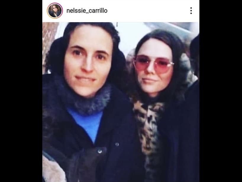 La mujer que eligió Joy para formar una familia es productora y artista plástica, y de acuerdo con la revista Quién, son socias de un colectivo de prendas y accesorios llamado ‘After again’ negocio gracias al cual se conocieron hace varios años.