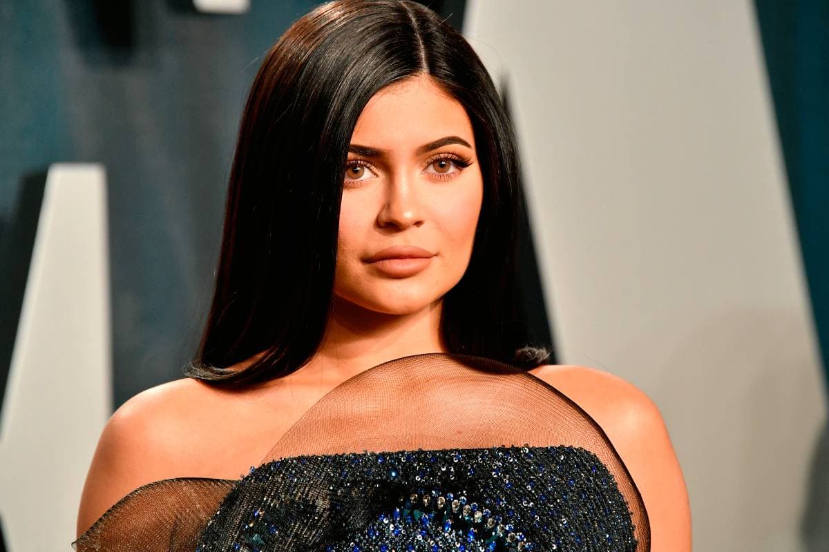 Kylie Jenner se sincera sobre lo difícil que ha sido su postparto
