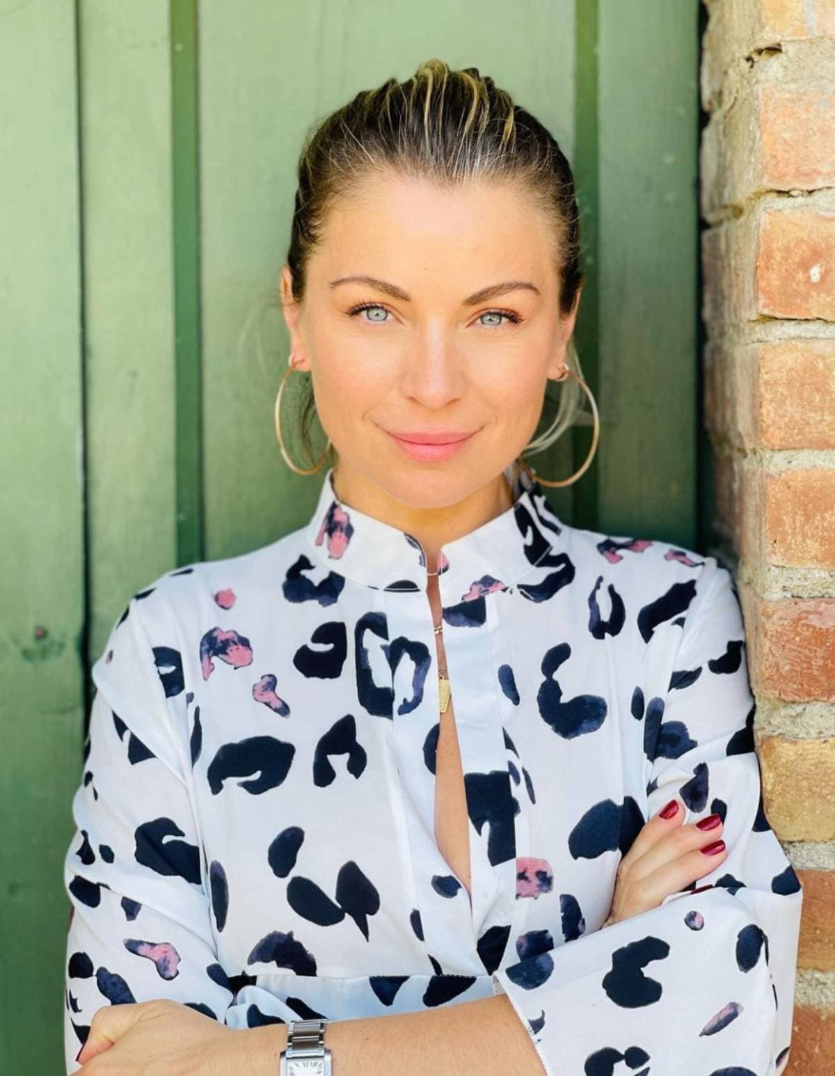 Ludwika Paleta cumple 43 años y lo celebra con un look de diosa con una brillante corona