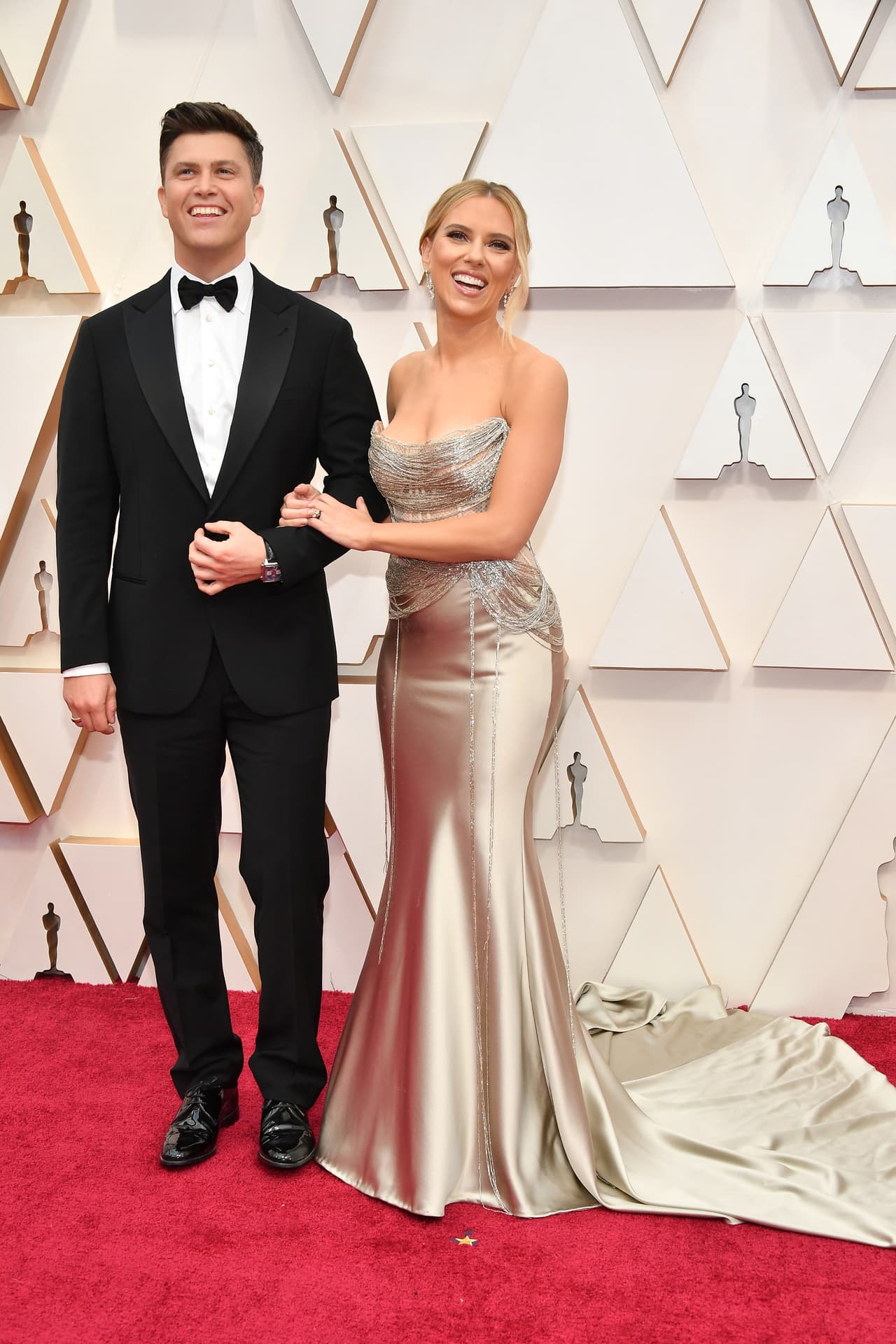 Colin Jost confirma que Scarlett Johansson está embarazada