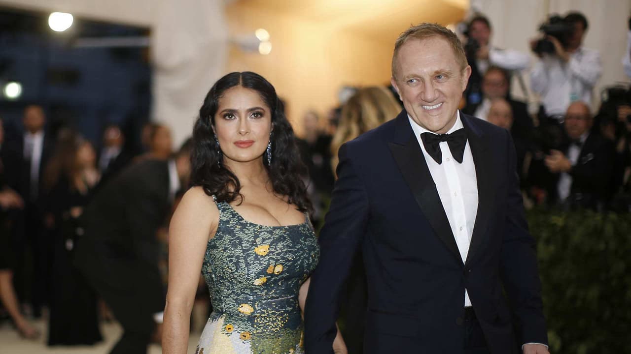 Esposo de Salma Hayek donará 100 mde a Notre Dame