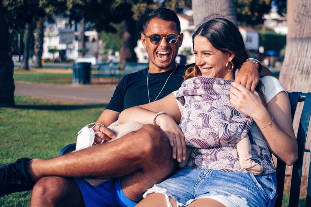 Ex del Chicharito Hernández revela cómo es su vida con sus dos hijos