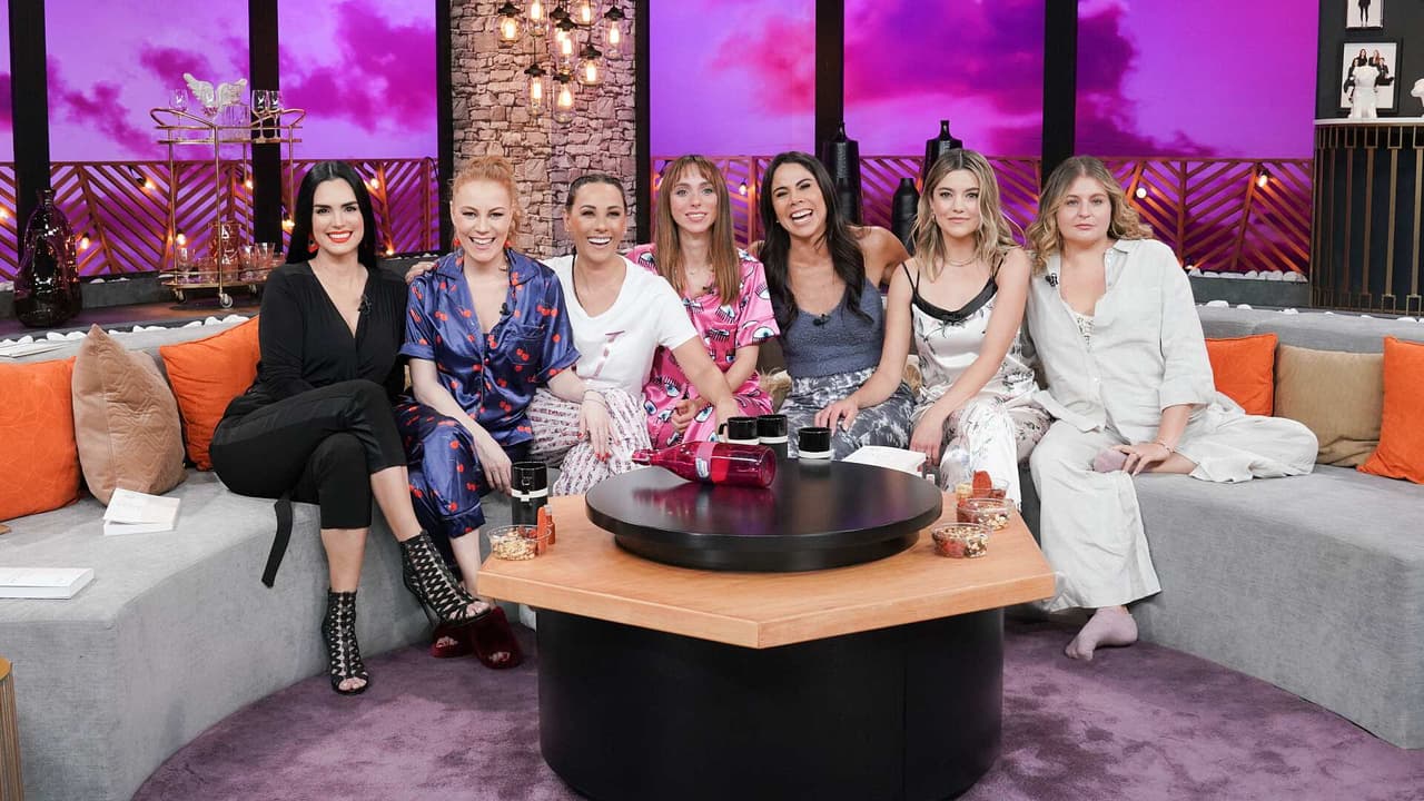Lety Sahagún y Ashley Frangie cuentan cómo nació el podcast 'Se regalan dudas'