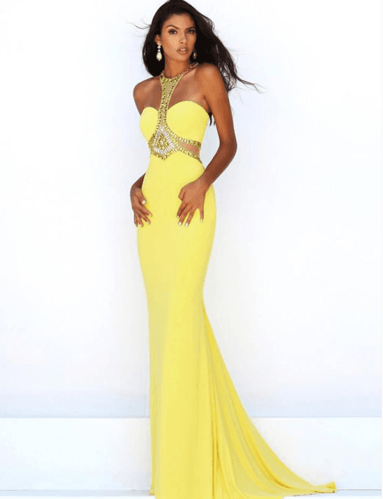 Haz que tu bronceado resalte aún más eligiendo colores neón, pastel o amarillo canario.