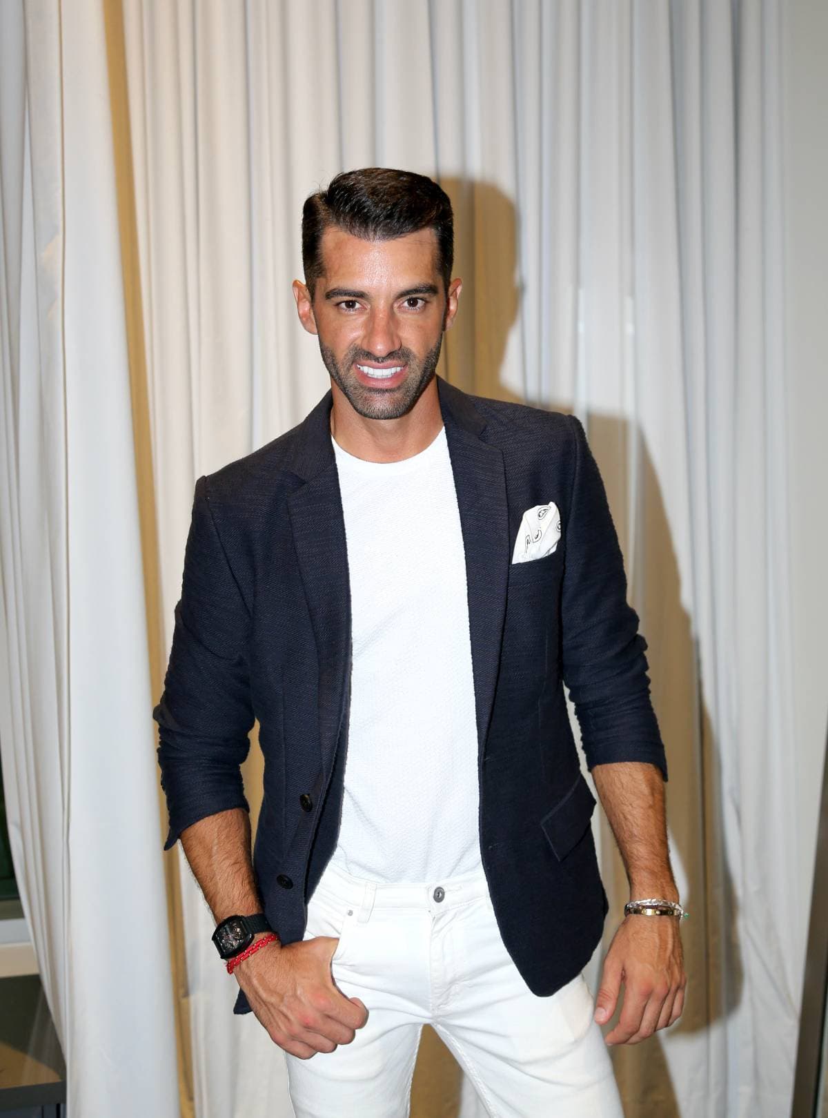 Toni Costa ya convive con el hijo de su novia Evelyn Beltrán