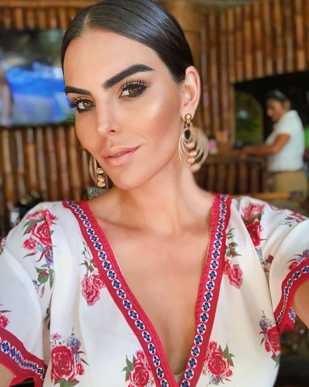 Ante la polémica, otras exconcursantes del certamen de belleza decidieron unirse a la denuncia pública y alzaron la voz con su testimonio. Una de las primeras fue Cynthia de la Vega, quien en 2011 iba a representar a México en Miss Universo pero le fue quitada la corona. De la Vega reprobó a través de su Instagram que “(Lupita) jamás debió llamarles a sus ex reinas drogadictas, alcohólicas, y mucho menos permitir que un tipo les llame 'golfas’”.