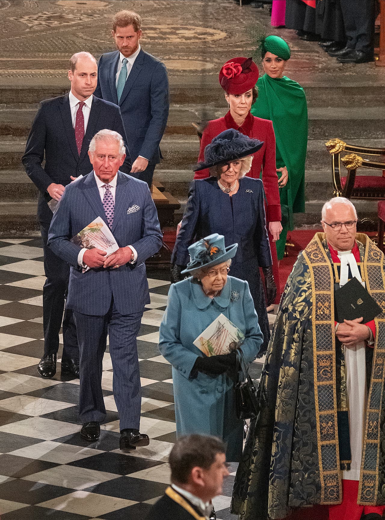 Esta vez, los Sussex entraron después de la reina, quien ingresó junto con el príncipe Carlos y su esposa Camila Parker Bowles. 
<br>