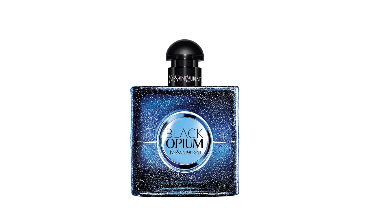Atrevido y sexy, es como se presenta Black Opium Intense de YSL, que es una variación nueva del popular perfume de la marca.