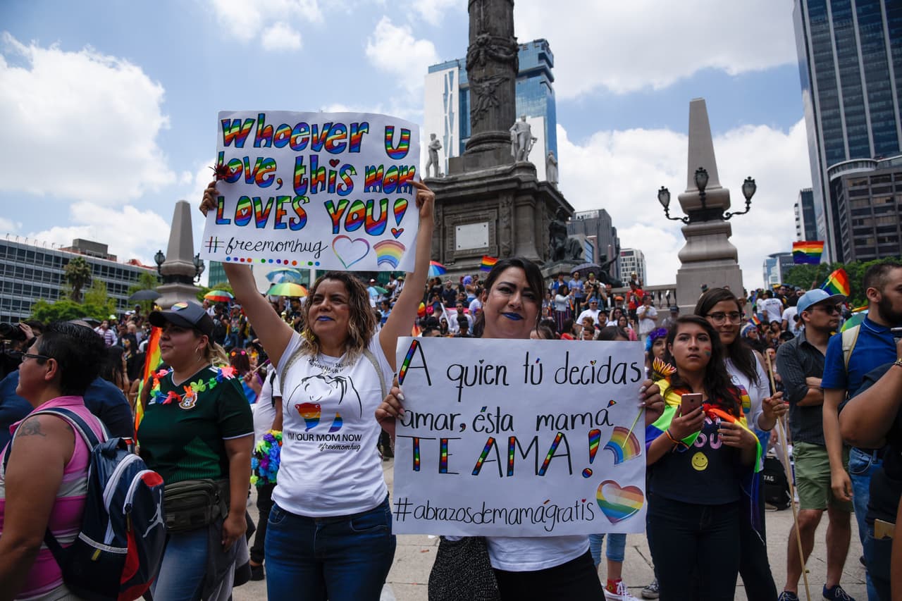 Con mamás que ofrecían abrazos para cualquiera que los necesitara.