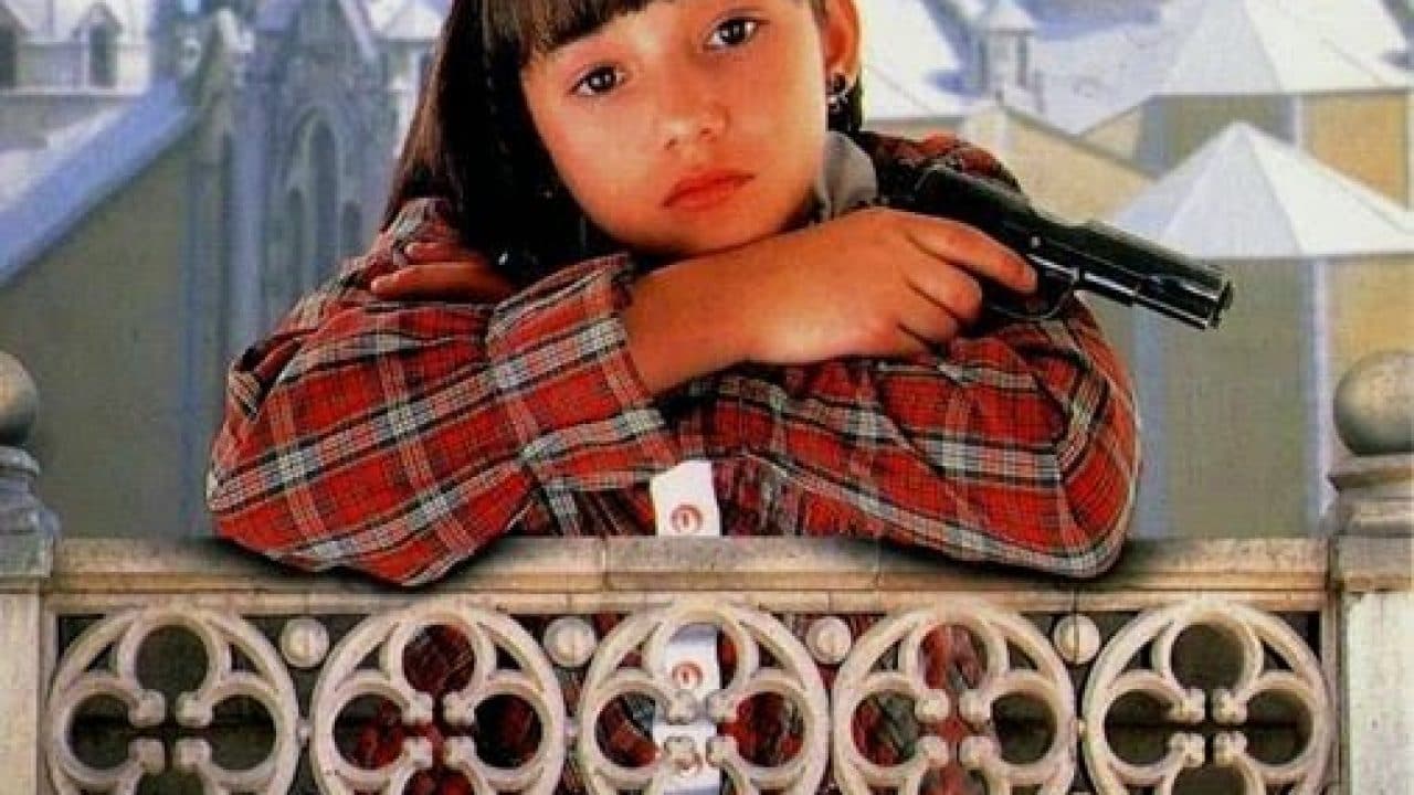 Más tarde volvió a estar en el cine mexicano en ‘Elisa antes del fin del mundo’, siendo la protagonista. La película trata de una joven que intenta sacar adelante a su familia para que no muera de hambre.