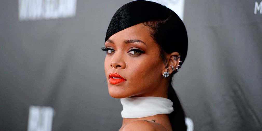 Rihanna es nombrada heroína nacional en su natal República de Barbados