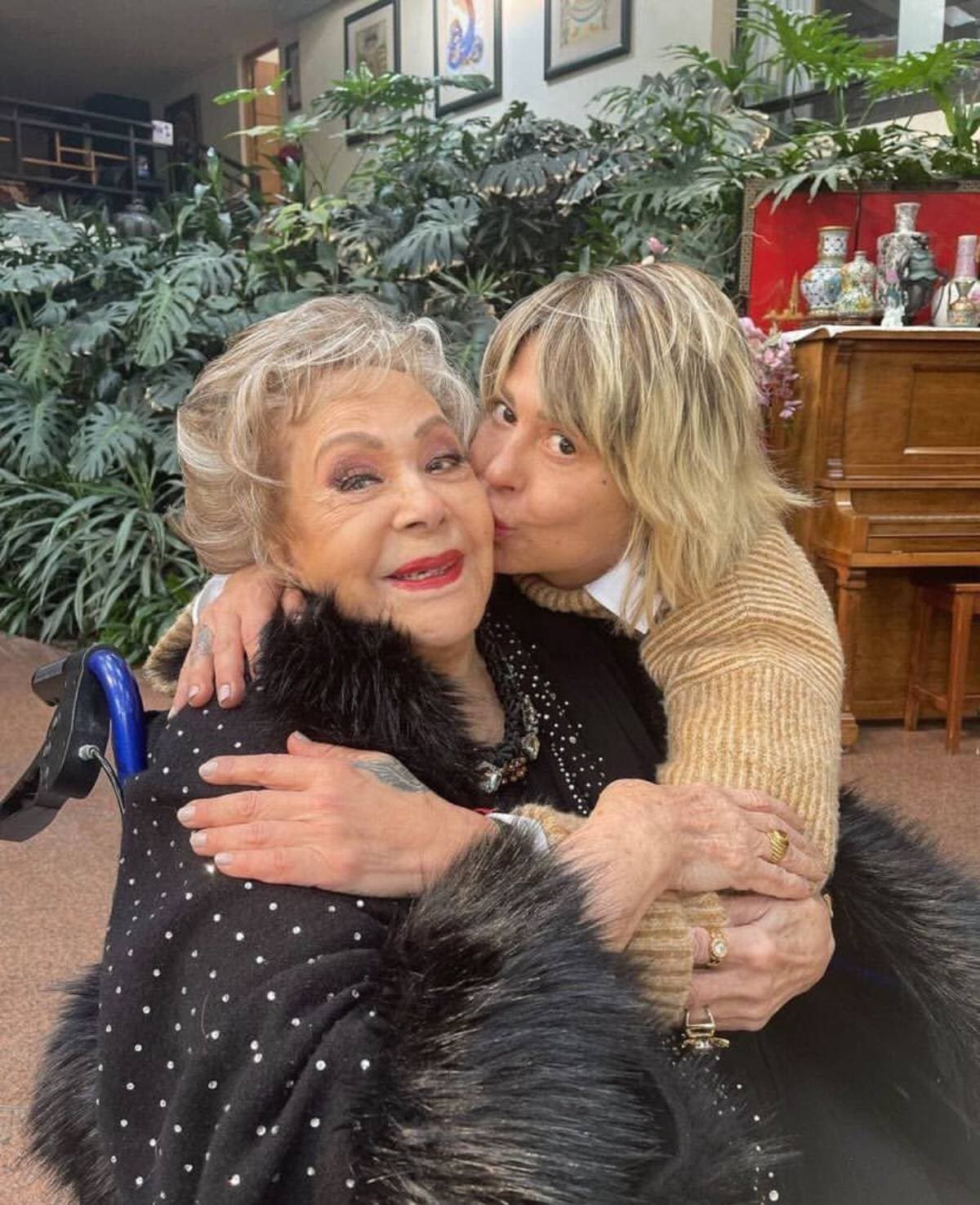 Silvia Pinal tiene influenza y Alejandra Guzmán da detalles de su salud