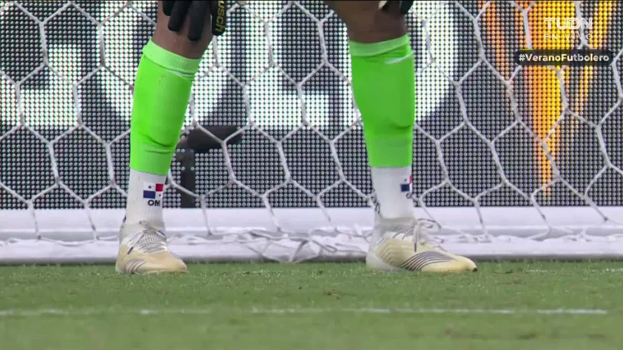¡GOL!  anota para Honduras. Joseph Rosales