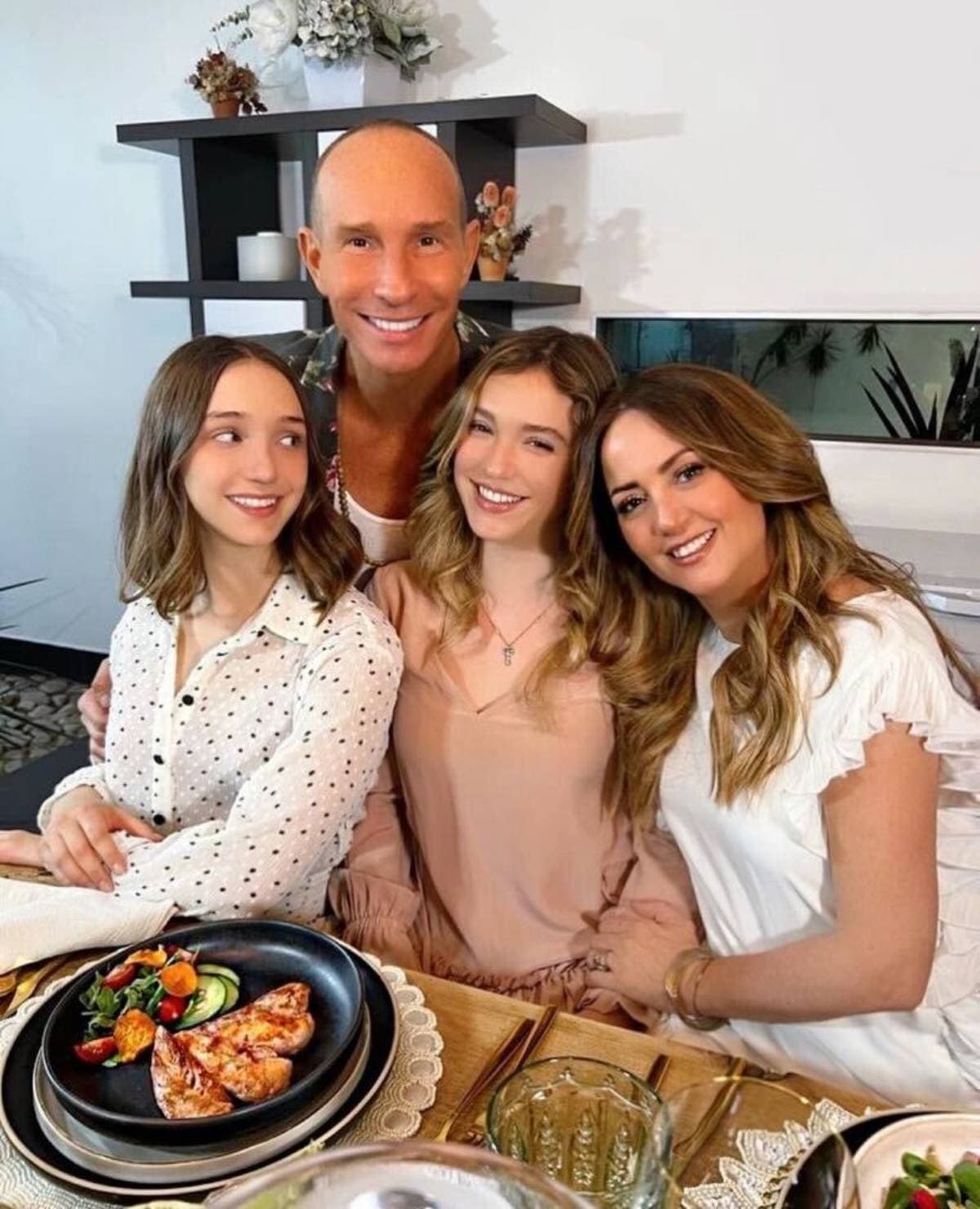 Mía y Nina reaccionaron a la separación de sus famosos padres tras 22 años de matrimonio.