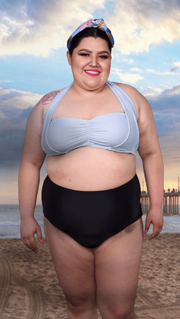 Si tu tipo de cuerpo es de manzana o con un abdomen prominente, usa un bikini liso en tonos oscuros, mientras que la parte de tu bra deberá ser en colores vivos o con estampado. La idea será subir la atención a la parte de tu rostro.