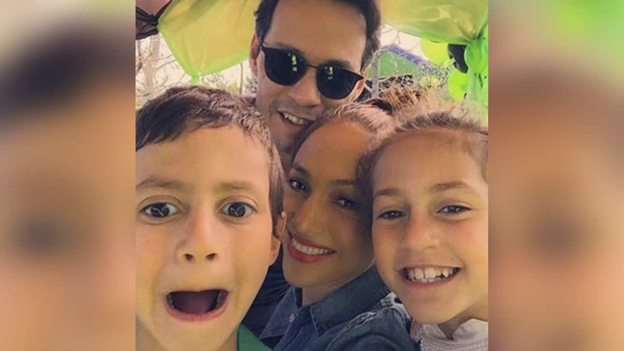 El hijo de Marc Anthony y JLo conmueve y emociona en el escenario
