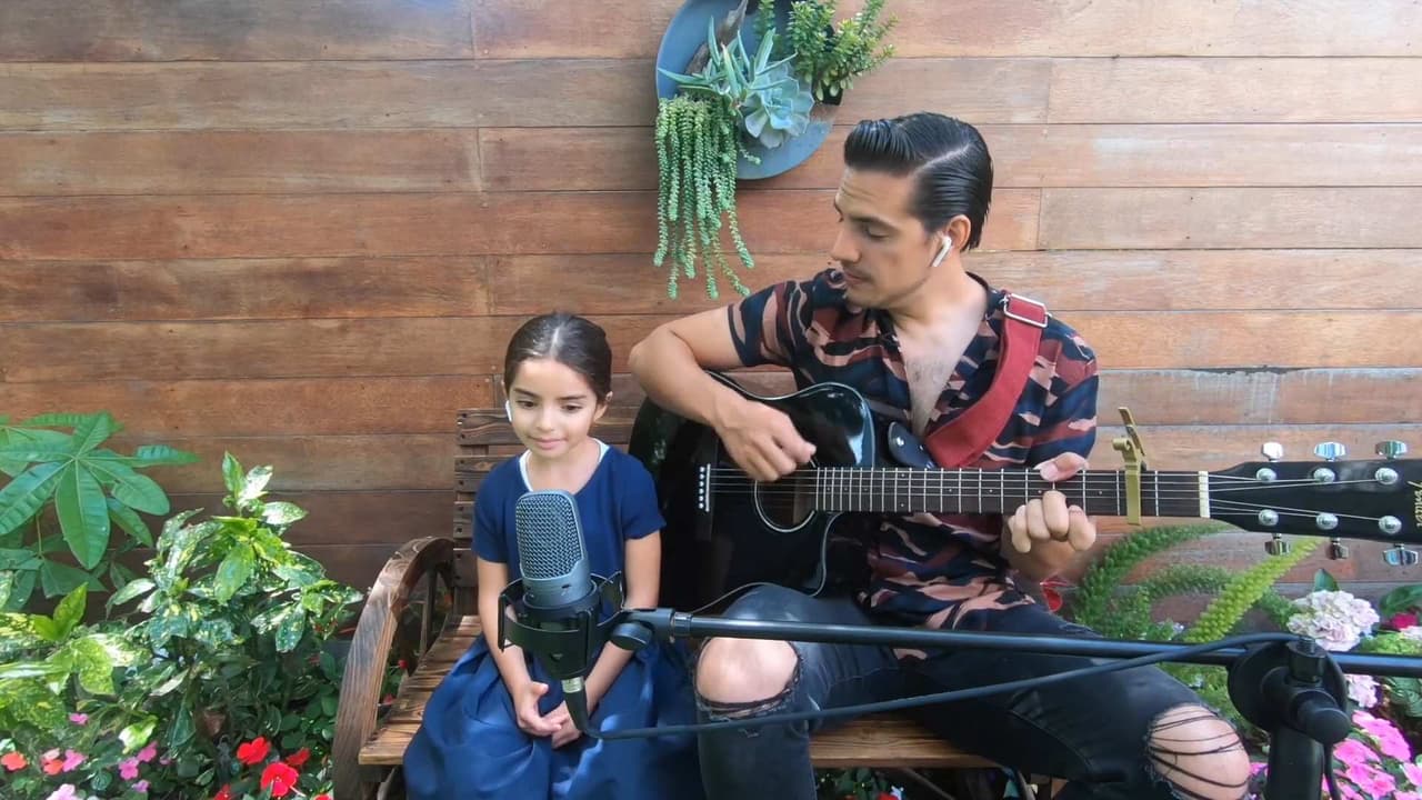 Aitana y Vadhir Derbez cantan juntos “Dance Monkey”