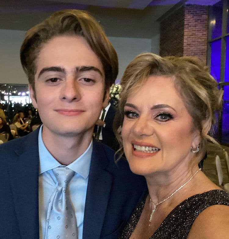Erika Buenfil y su hijo Nicolás