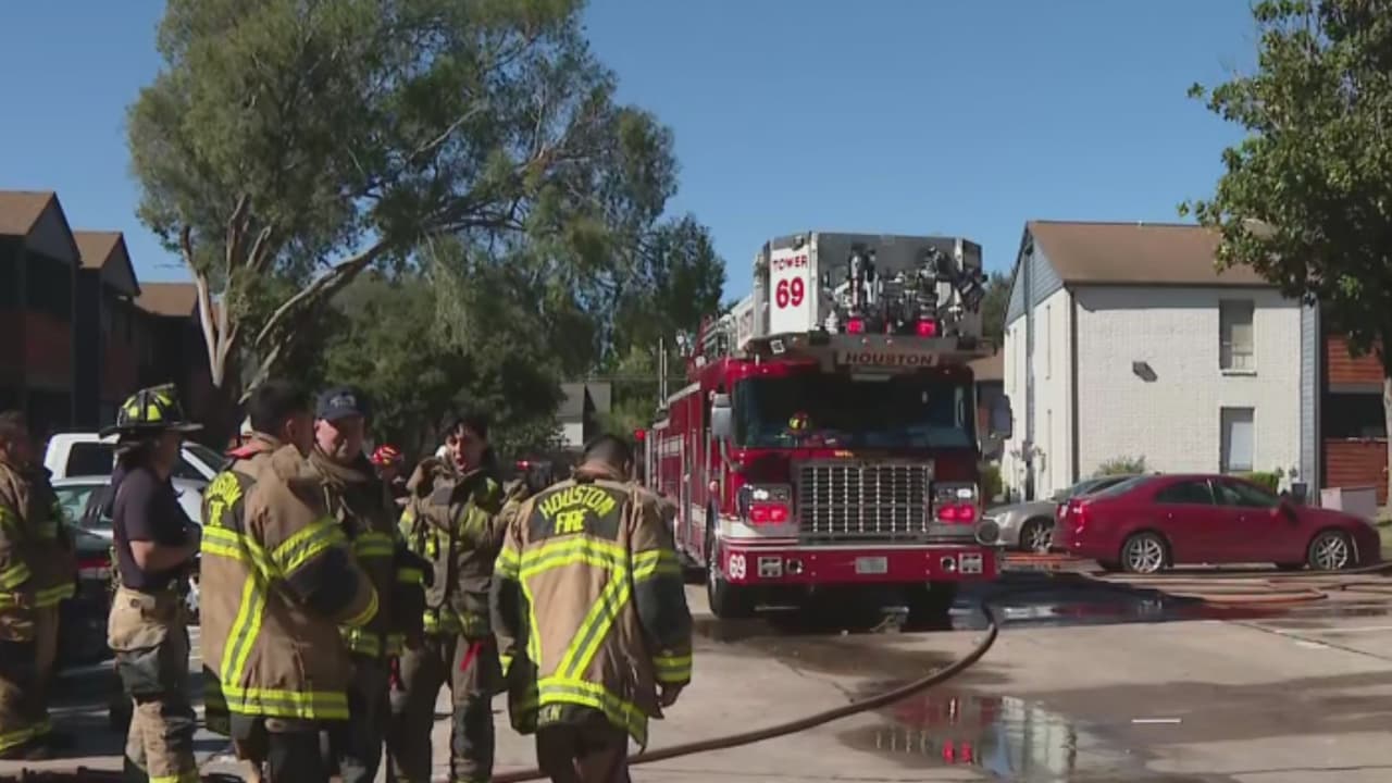 Incendio en complejo residencial del oeste de Houston afectó varios apartamentos: ¿qué se sabe?