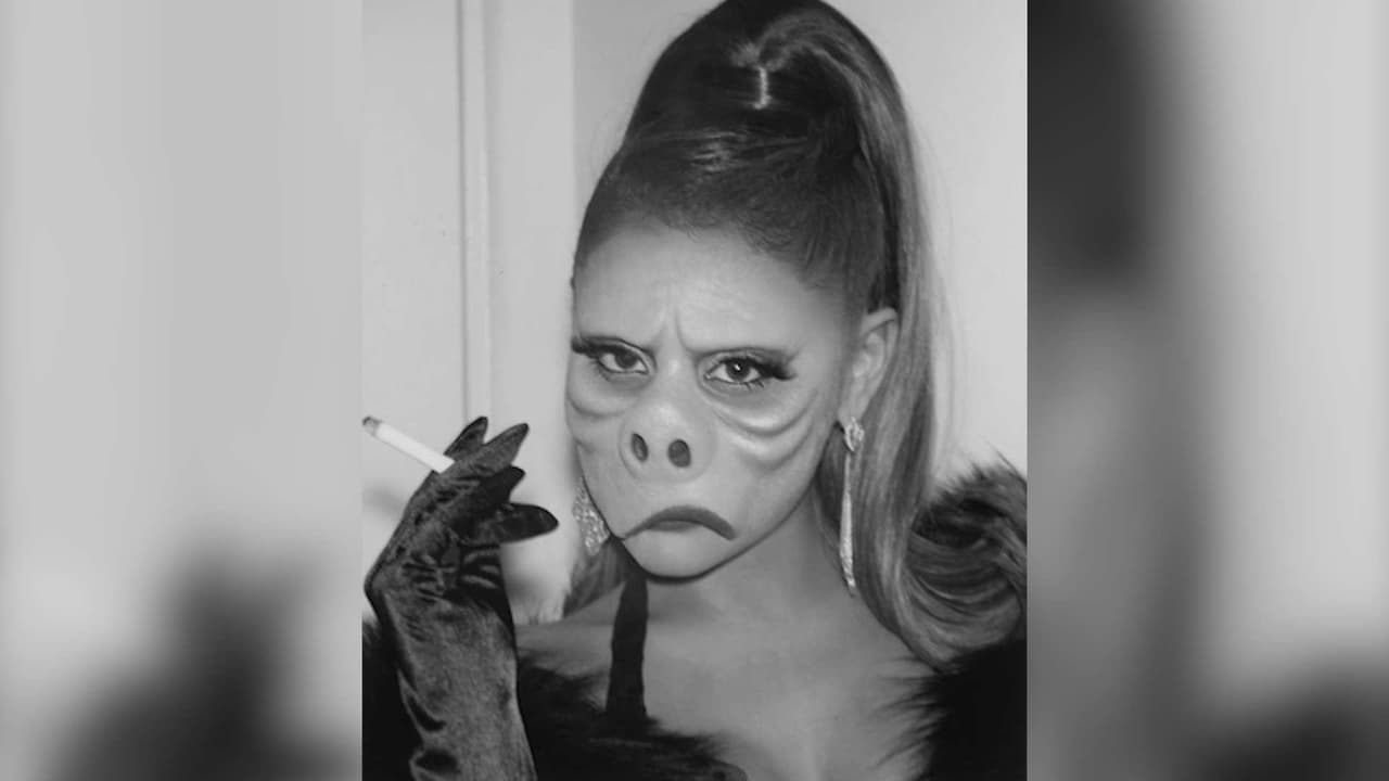 Ariana Grande y su terrorífico disfraz de la Dimensión Desconocida