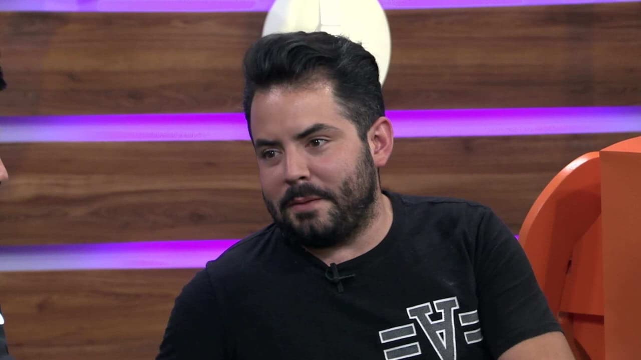 José Eduardo Derbez presenta a su peculiar mascota, Boris