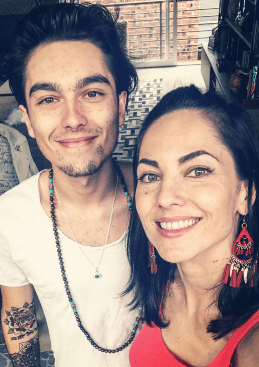 Bárbara Mori fue abuela a los 39 años de Mila, la primera hija de Sergio Mayer Mori. Cuando nació la niña, el joven tenía 18 años de edad.