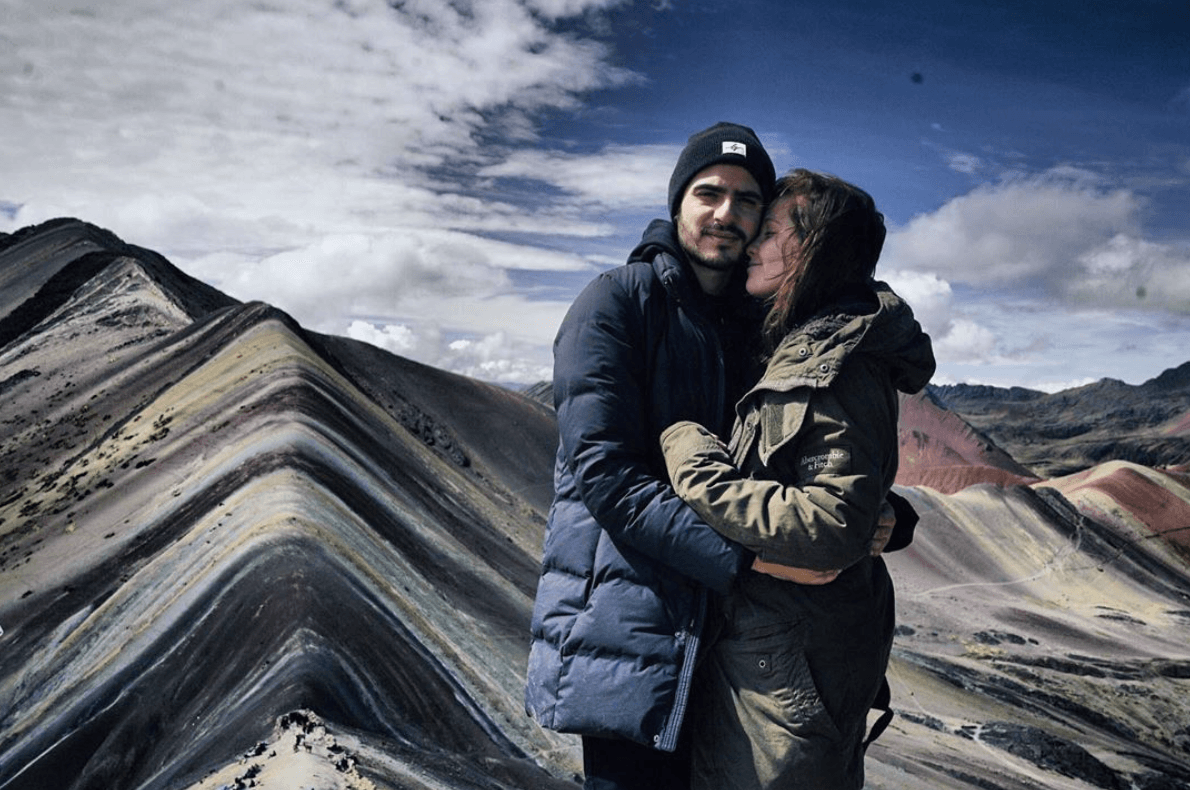 Durante más de 10 años, Natasha Dupeyron y Yago Muñoz fueron novios y, hace unas semanas, dieron un paso muy importante en sus vidas, se casaron en una pequeña y romántica boda. La joven pareja siempre ha preferido ser muy discretos, pero con las pocas imágenes que han compartido en sus redes sociales, se puede ver lo enamorados que están.