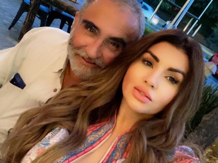 Novia de Vicente Fernández Jr. impacta en traje de baño y baile junto al cantante