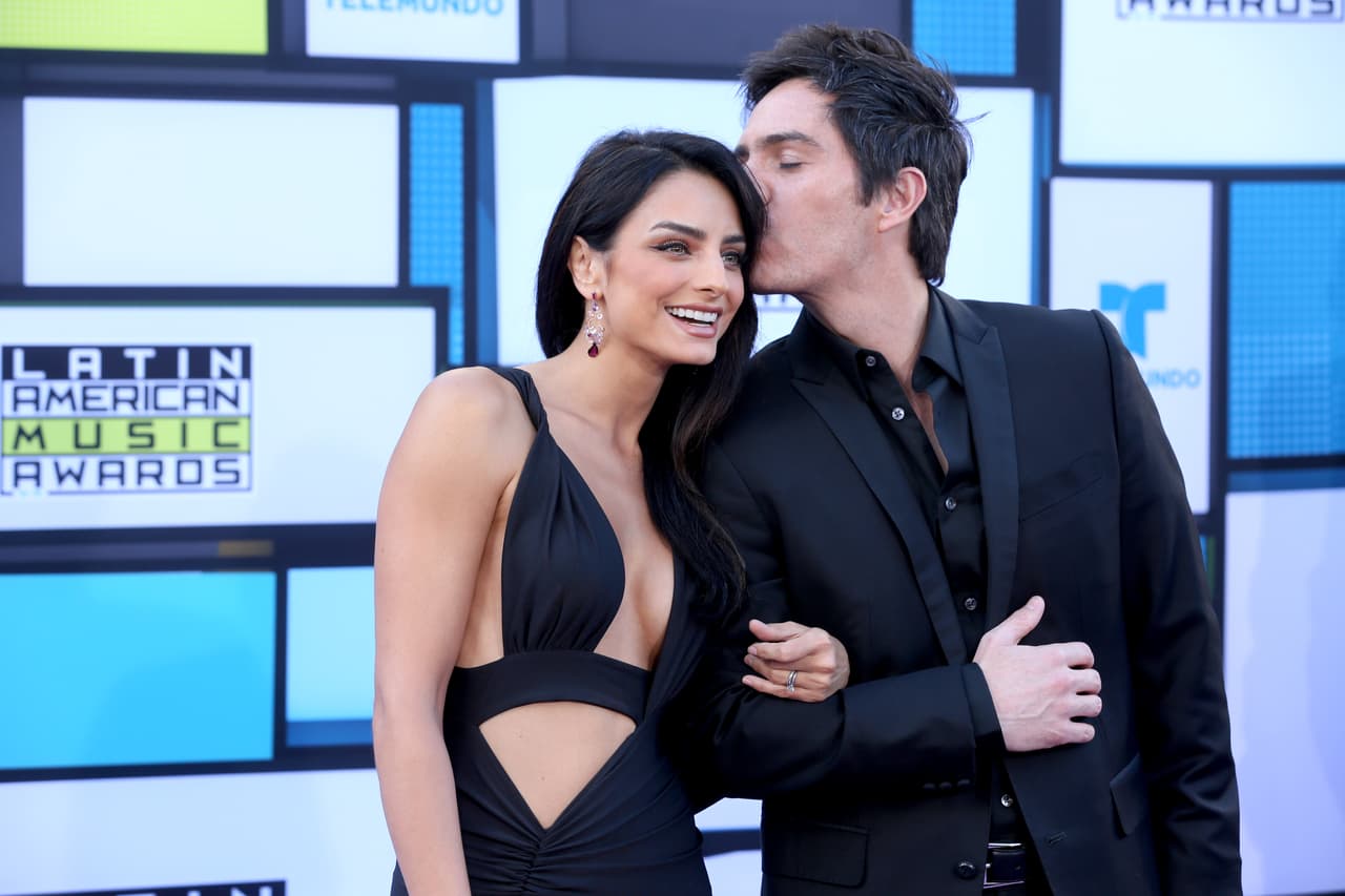 Luego de cuatro años de matrimonio y dos años, tras convertirse en padres por primera vez, Aislinn Derbez y Mauricio Ochmann anunciaron su separación como pareja. En un comunicado que se publicó en las redes sociales de la actriz, la mamá de Kailani dejó en claro su necesidad de obtener respeto y privacidad, por parte de la prensa y el público en general.