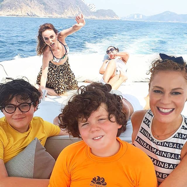 Y después una divertida y despeinada Natalia Téllez llegó a protagonizar.