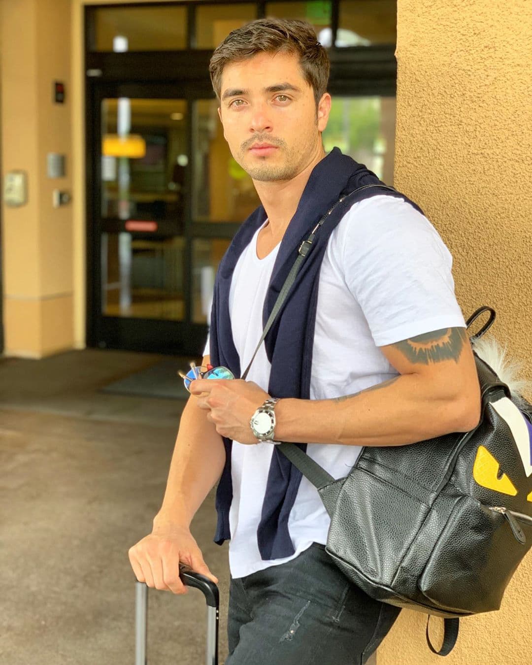 Estos dimes y diretes solo eran el principio de la guerra entre los jóvenes, pues después Christian Estrada compartió en su cuenta de Instagram una presunta indirecta para su ex: “Que la cuenten como quieran porque como es nunca te la van a contar, pero yo sí”.