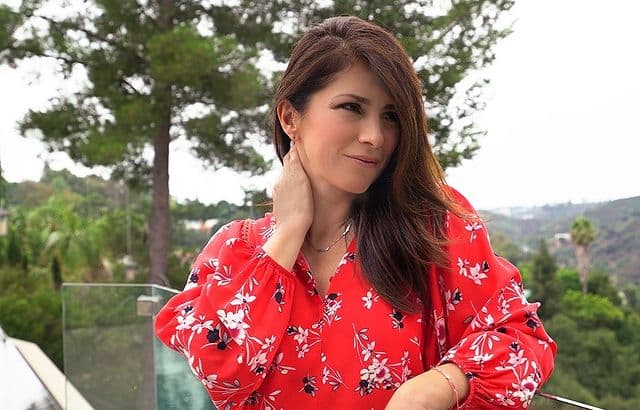 El próximo 11 de septiembre habrá fiesta y celebración en grande para la familia Derbez, pues Alessandra Rosaldo cumplirá 50 años, demostrando que aunque la década de los 90 ya son historia, luce tan guapa y jovial como cuando logró el éxito en Sentidos Opuestos.