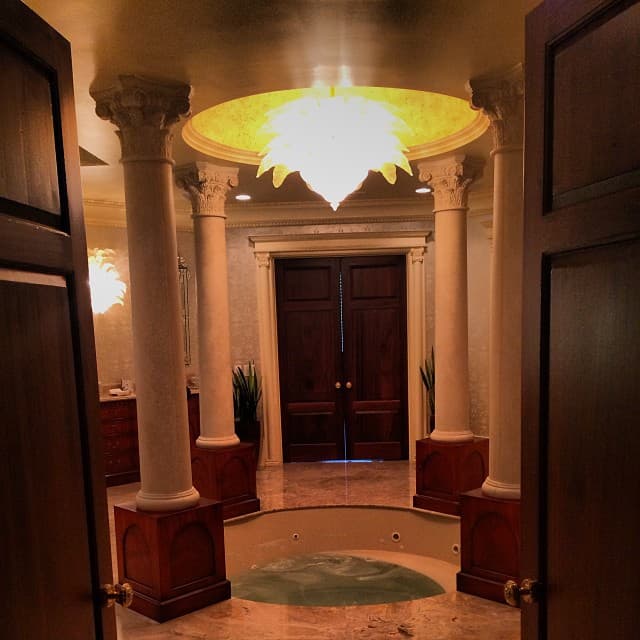 La propiedad pertenece al actor y productor, Tyler Perry, y fue él mismo quien compartió las fotografías de la residencia.
<br>