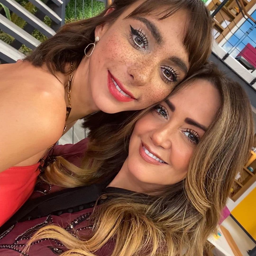 Las conductoras recibieron cientos de piropos por parte de sus seguidores, quienes pidieron que Téllez regrese a la conducción del programa 'Hoy'.