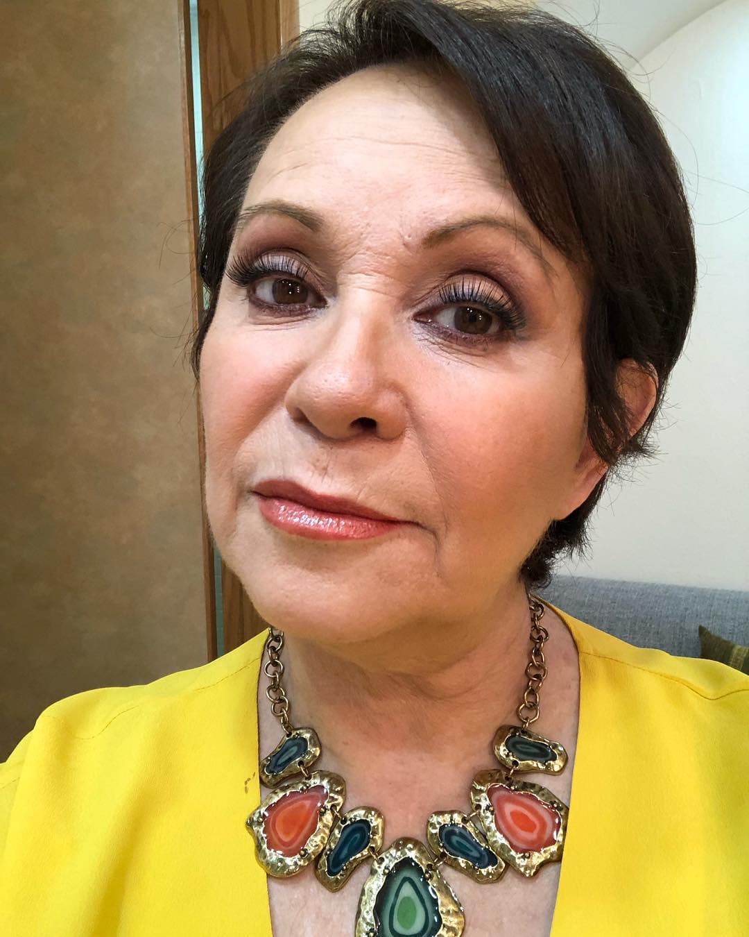 Al asistir a sus chequeos anuales, a Adriana Barraza se le detectó un tumor encapsulado en uno de sus senos; gracias a que el diagnóstico fue a tiempo, no tuvo que ser sometida a quimioterapias, solamente a radiación. En el momento en que se enteró, en el 2015, decidió mantenerlo en secreto, pero ahora invita a las mujeres a revisarse para la detección temprana de anomalías.