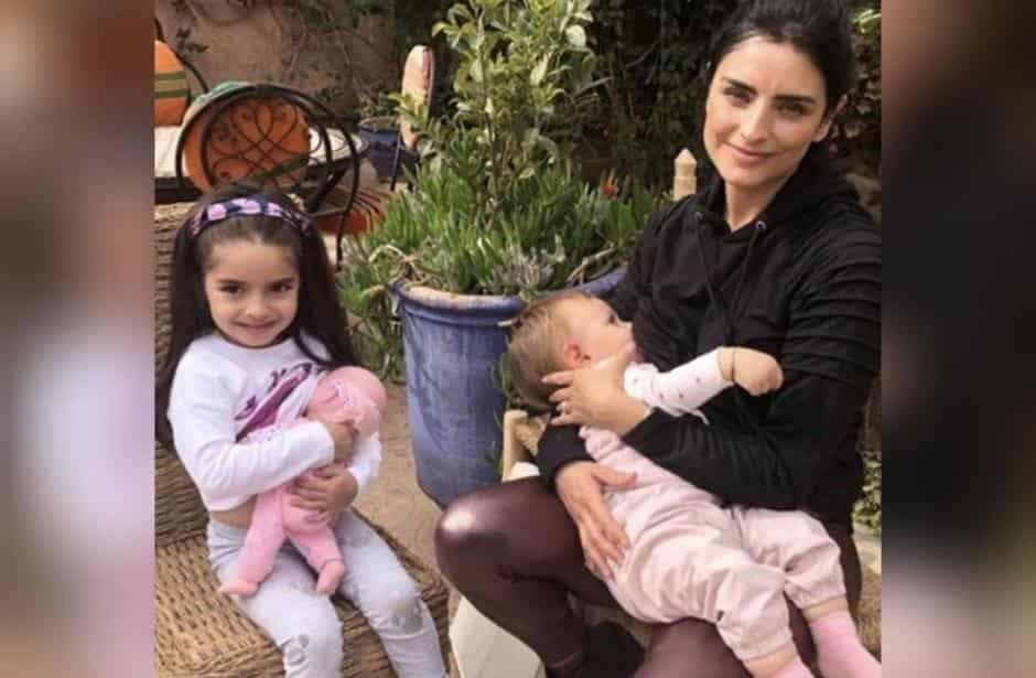 La foto de Aisliin recibió todo tipo de comentarios y críticas, sin embargo, ella aseguró, “que jamás amamanta en público con pudor”; aquí otros ejemplos de famosas que tampoco tienen problemas con que el mundo las vea durante su momento de lactancia junto a sus hijos.